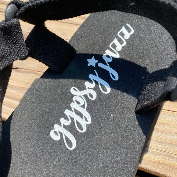 New size 8.5 - Picture 3 of 8